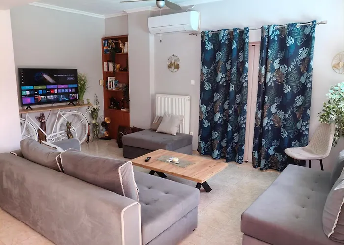 Airport Friendly House 1
