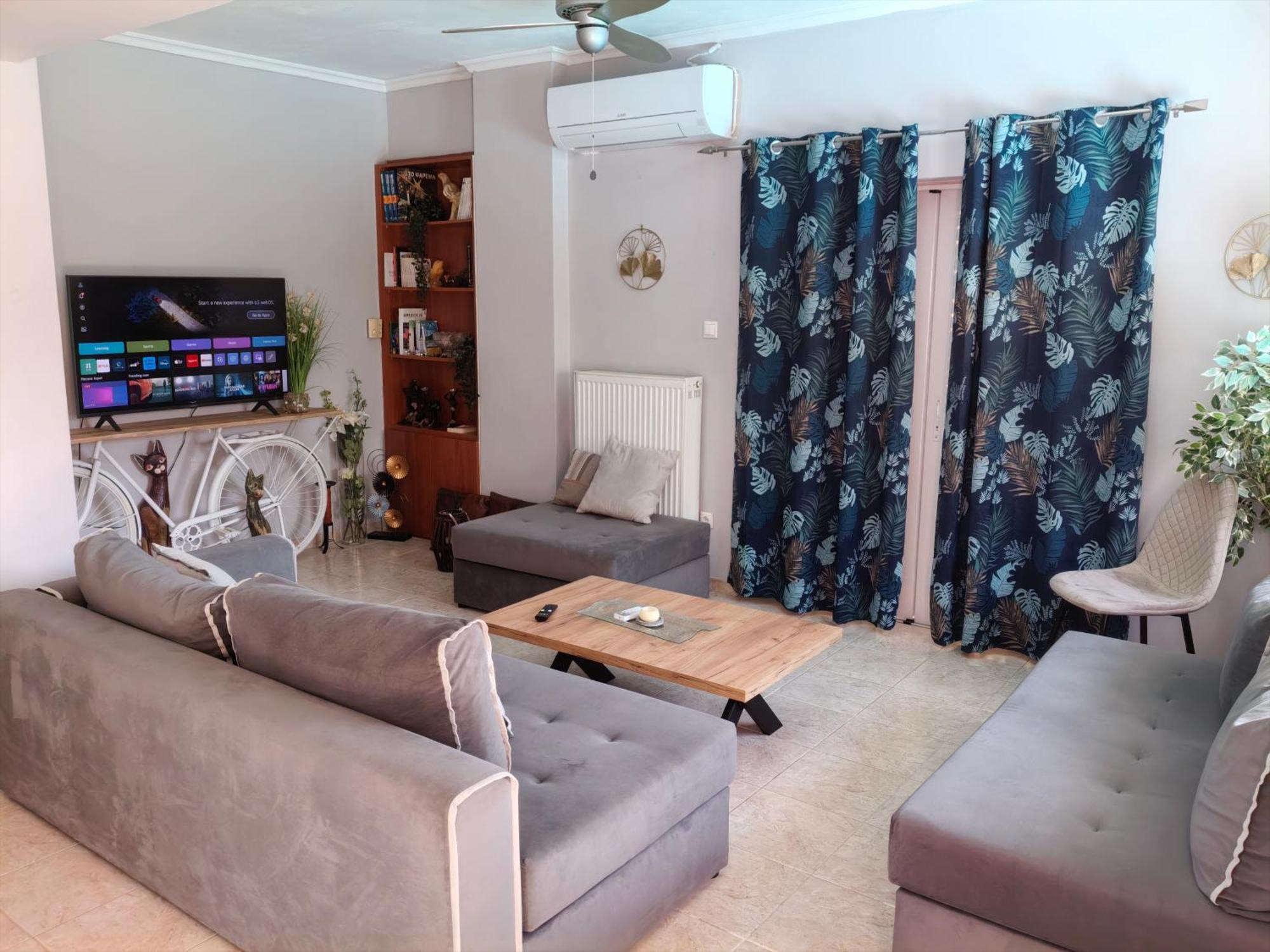 Airport Friendly House 1 Artemi